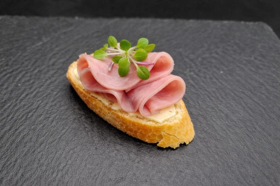 Sonkás koktélszendvics